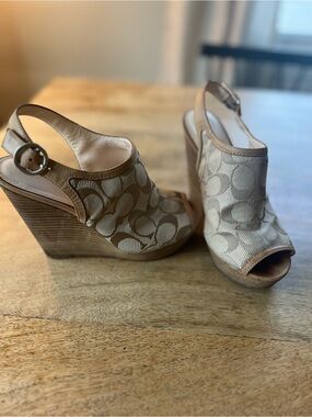 Coach Tan Signature Canvas Peep-Toe Wedge Sandals size 5 1/2